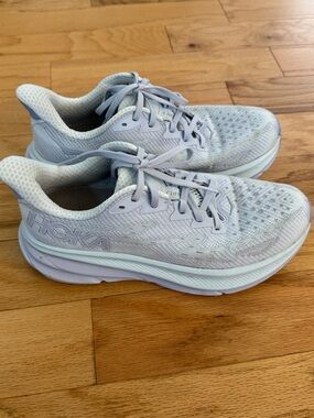 Hoka Clifton 9 Running Shoes Women’s Sz 8 Cushioned Lightweight Athletic